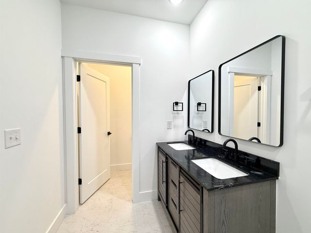 177 Cedar Avenue, Wellford, SC 29385