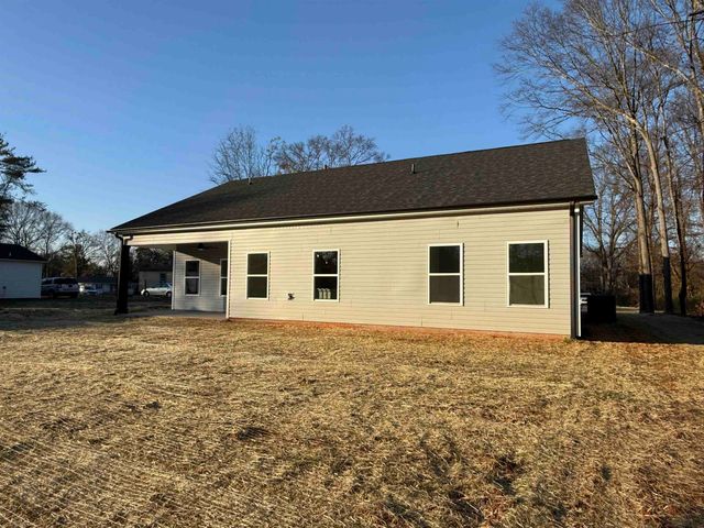 177 Cedar Avenue, Wellford, SC 29385