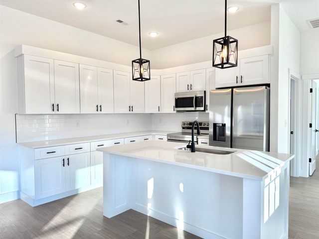 177 Cedar Avenue, Wellford, SC 29385