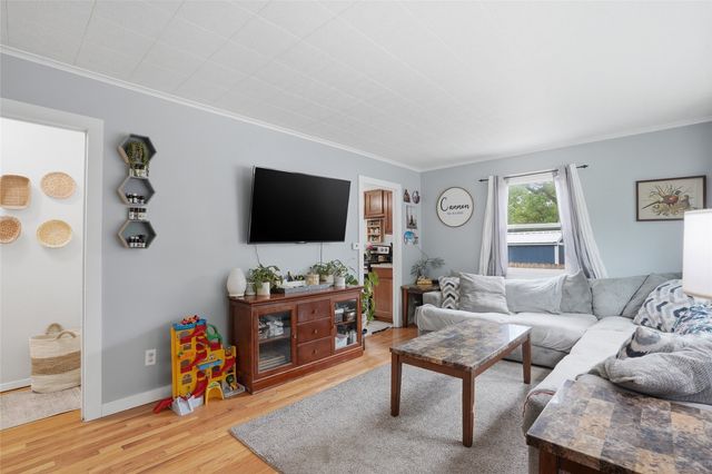 706 Giblin Drive, Iowa City, IA 52246