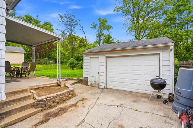 706 Giblin Drive, Iowa City, IA 52246
