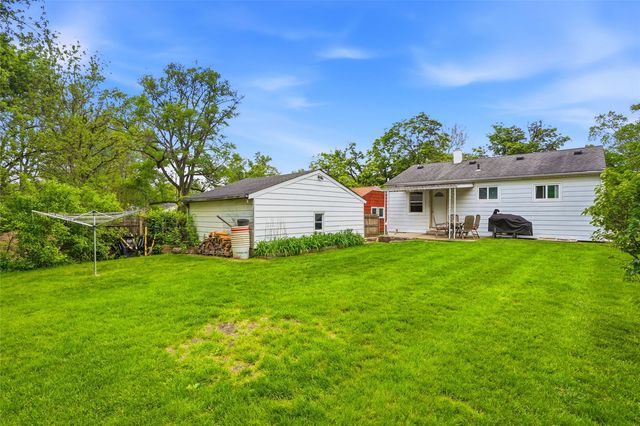 706 Giblin Drive, Iowa City, IA 52246