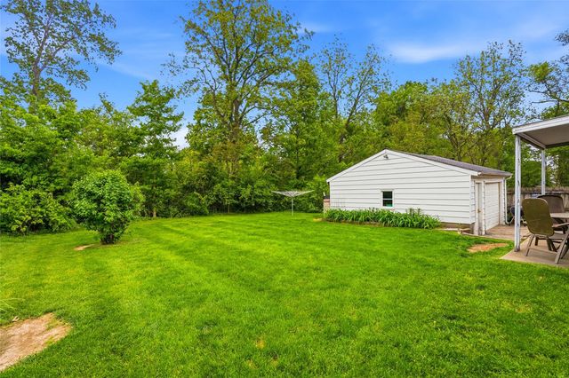 706 Giblin Drive, Iowa City, IA 52246
