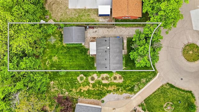 706 Giblin Drive, Iowa City, IA 52246
