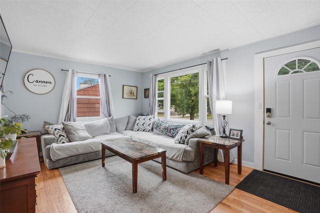 706 Giblin Drive, Iowa City, IA 52246