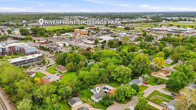 706 Giblin Drive, Iowa City, IA 52246