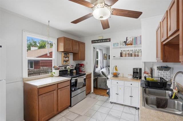 706 Giblin Drive, Iowa City, IA 52246