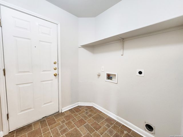 8422 Whitebrush, Converse, TX 78109