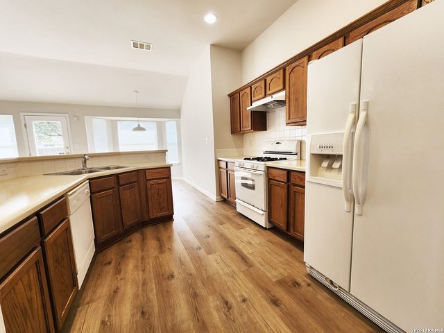 8422 Whitebrush, Converse, TX 78109