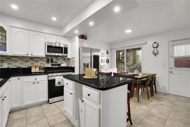 1795 W Glenoaks Avenue, Anaheim, CA 92801