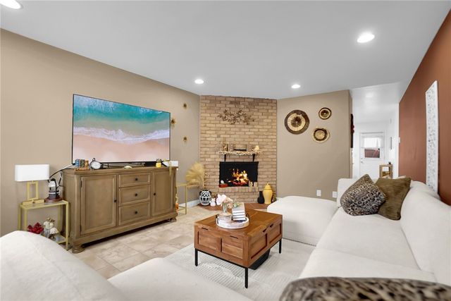 1795 W Glenoaks Avenue, Anaheim, CA 92801