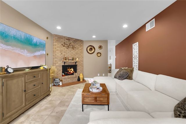 1795 W Glenoaks Avenue, Anaheim, CA 92801