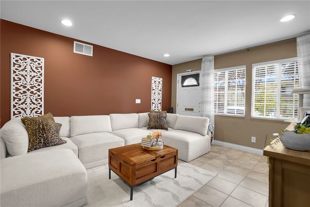 1795 W Glenoaks Avenue, Anaheim, CA 92801