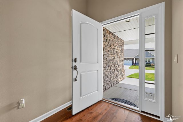 6751 W Summer Breeze Drive, Lambertville, MI 48144