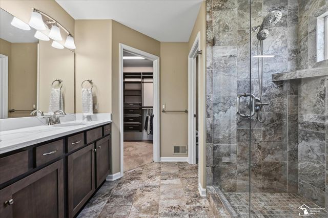 6751 W Summer Breeze Drive, Lambertville, MI 48144