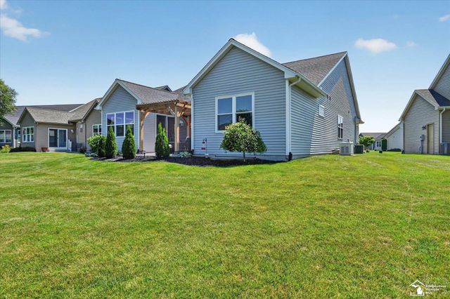6751 W Summer Breeze Drive, Lambertville, MI 48144