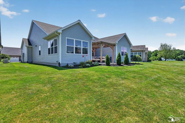 6751 W Summer Breeze Drive, Lambertville, MI 48144