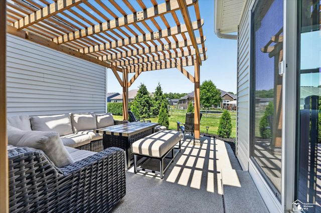6751 W Summer Breeze Drive, Lambertville, MI 48144