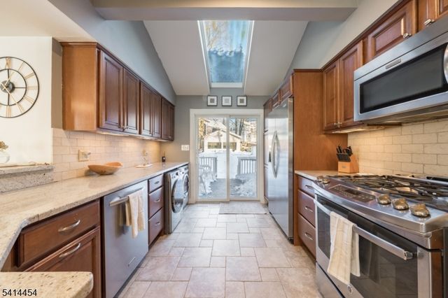 16 Cobb Pl, Morristown Town, NJ 07960