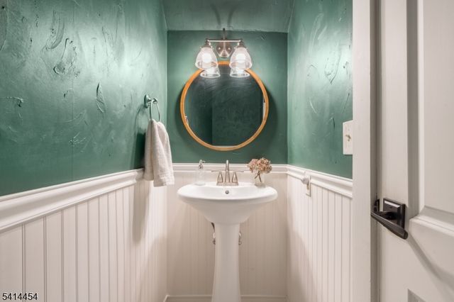 16 Cobb Pl, Morristown Town, NJ 07960