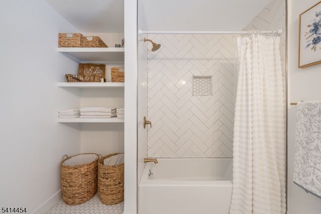 16 Cobb Pl, Morristown Town, NJ 07960