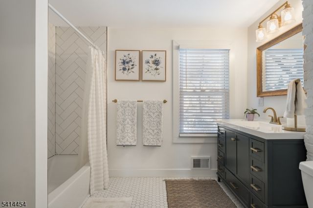 16 Cobb Pl, Morristown Town, NJ 07960