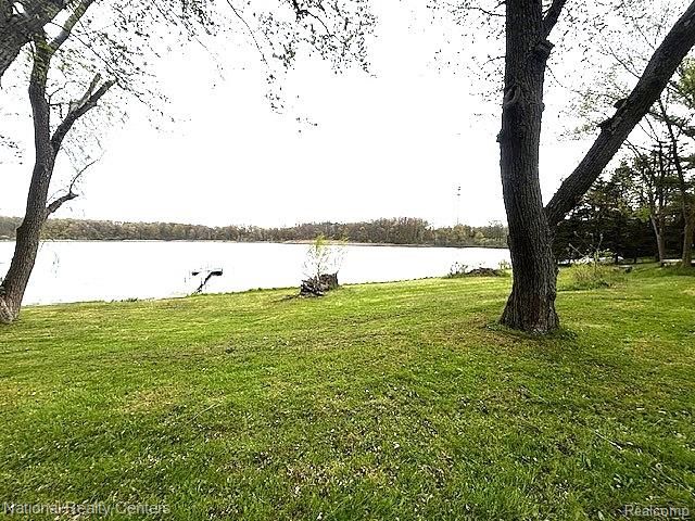 1625 Highland Park Drive, Highland, MI 48356
