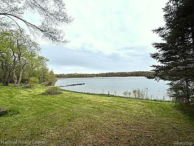 1625 Highland Park Drive, Highland, MI 48356