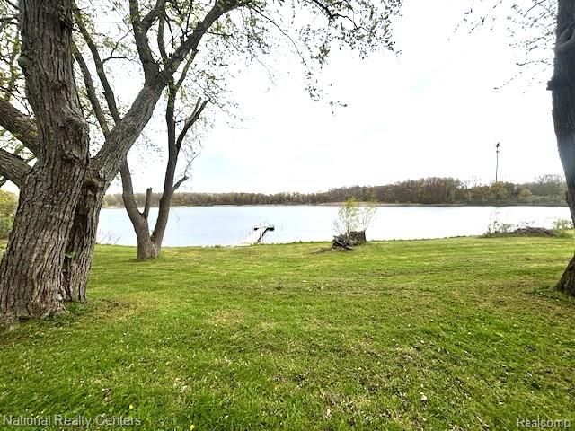 1625 Highland Park Drive, Highland, MI 48356