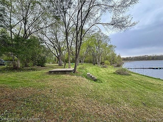 1625 Highland Park Drive, Highland, MI 48356