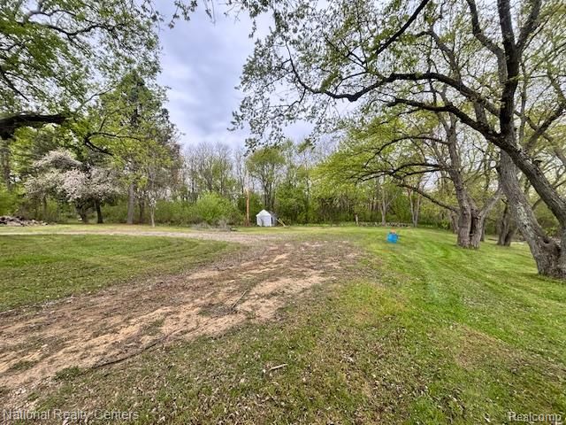 1625 Highland Park Drive, Highland, MI 48356