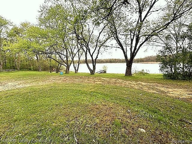 1625 Highland Park Drive, Highland, MI 48356