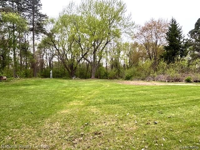 1625 Highland Park Drive, Highland, MI 48356