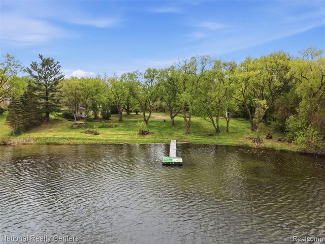 1625 Highland Park Drive, Highland, MI 48356