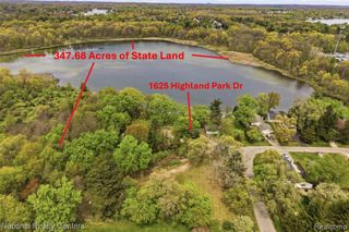 1625 Highland Park Drive, Highland, MI 48356
