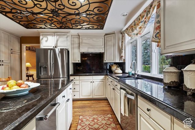 6187 S 2090 E, Holladay, UT 84121