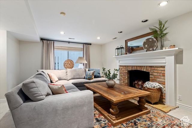 6187 S 2090 E, Holladay, UT 84121