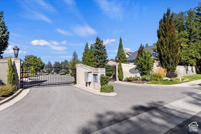 6187 S 2090 E, Holladay, UT 84121