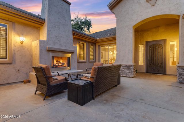 2004 E CANYON Place, Chandler, AZ 85249