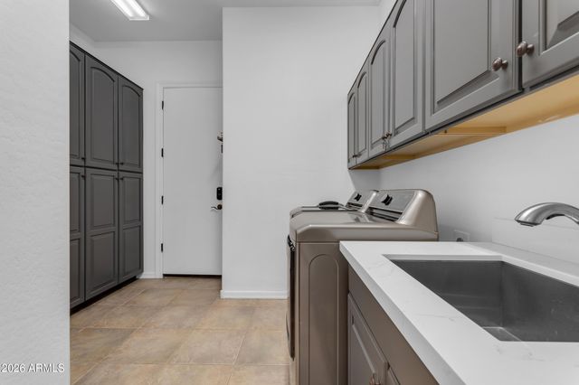 2004 E CANYON Place, Chandler, AZ 85249