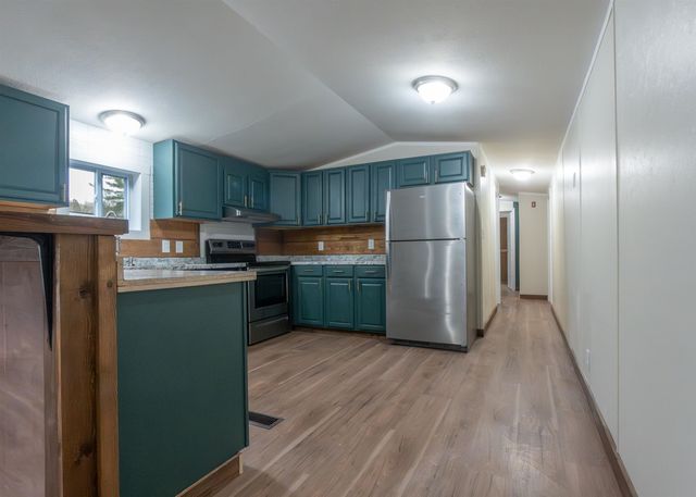 18 Springbrook Street, Hinsdale, NH 03451