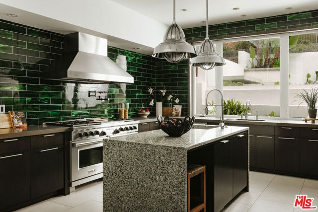 140 Irvine Cove Circle, Laguna Beach, CA 92651