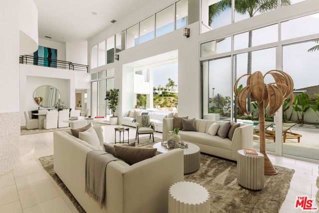 140 Irvine Cove Circle, Laguna Beach, CA 92651