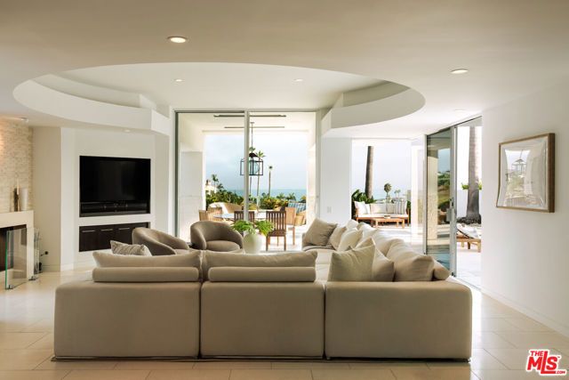 140 Irvine Cove Circle, Laguna Beach, CA 92651