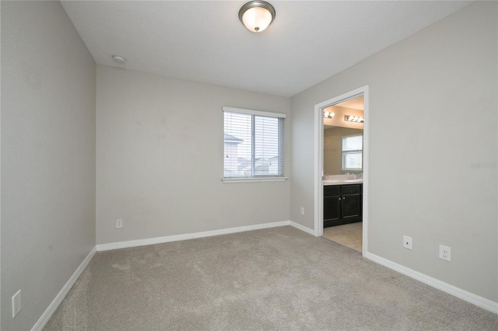 Image 21 of property listing at 5331 CREEKSIDE PARK AVENUE, Orlando, FL 32811