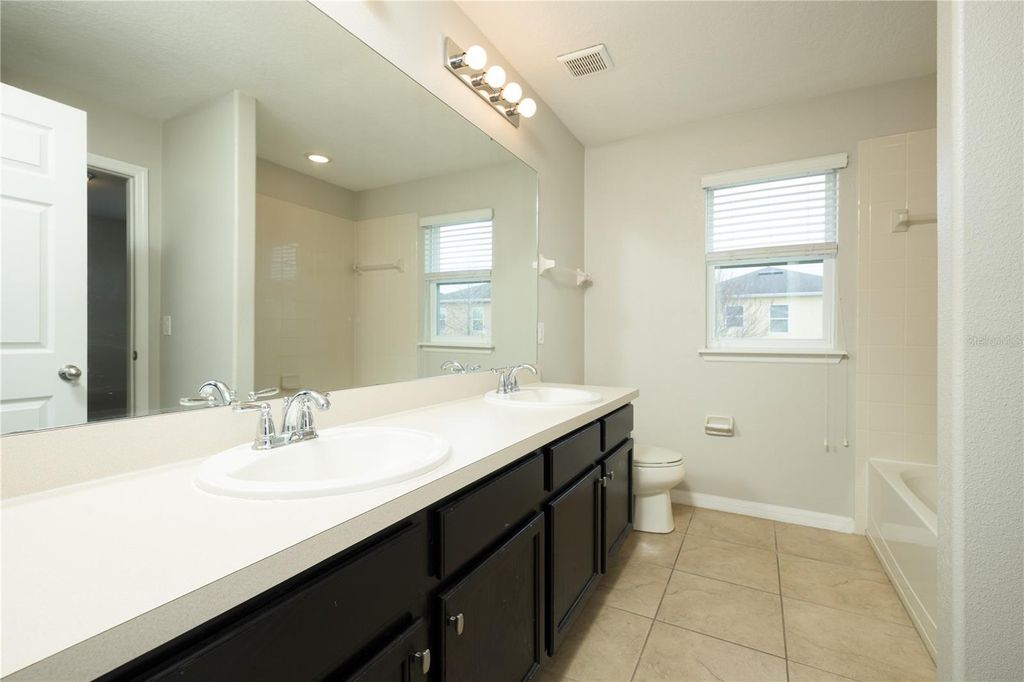 Image 23 of property listing at 5331 CREEKSIDE PARK AVENUE, Orlando, FL 32811