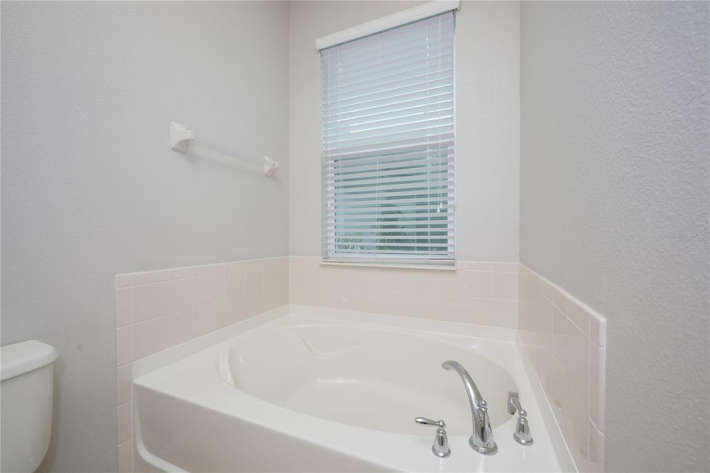 Image 35 of property listing at 5331 CREEKSIDE PARK AVENUE, Orlando, FL 32811