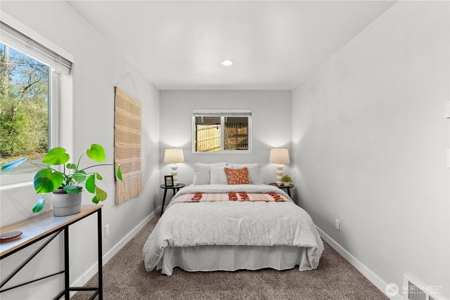 18121 12th Avenue NE, Shoreline, WA 98155