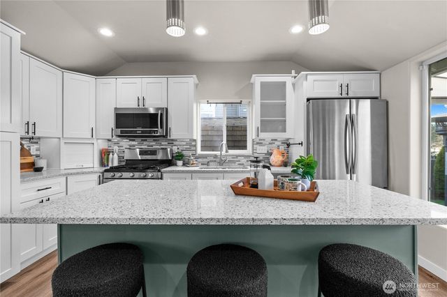 18121 12th Avenue NE, Shoreline, WA 98155