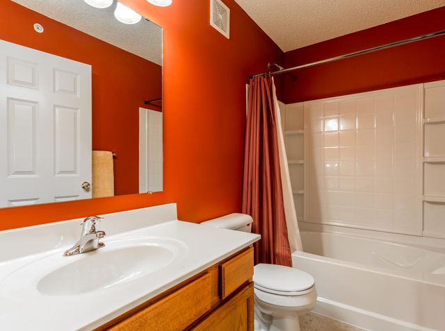 3611 Hazel Trail G, Woodbury, MN 55129